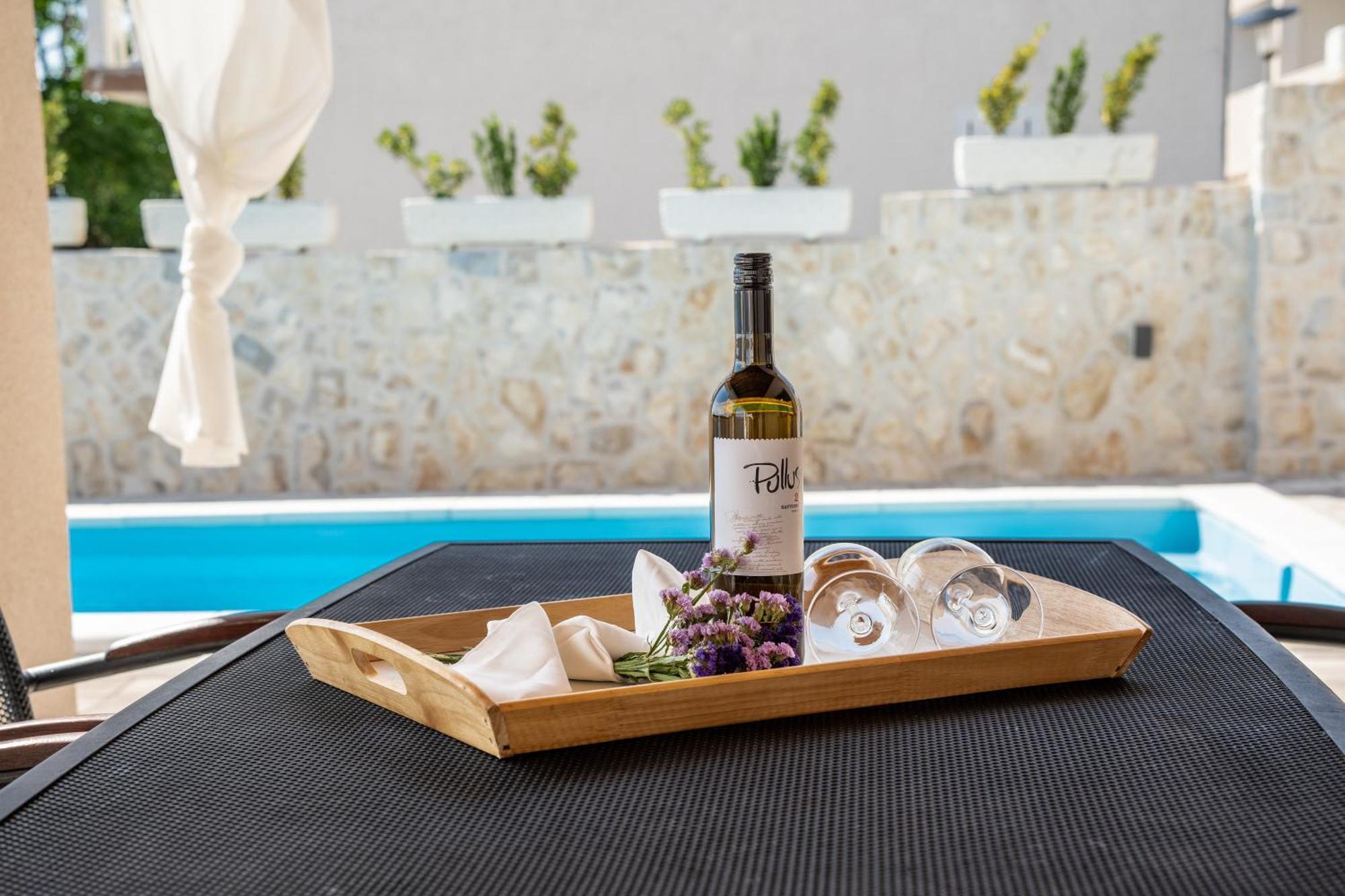 Villa Kamia With Private Heated Pool And Electric Vehicle Adapter Zubovici Bagian luar foto