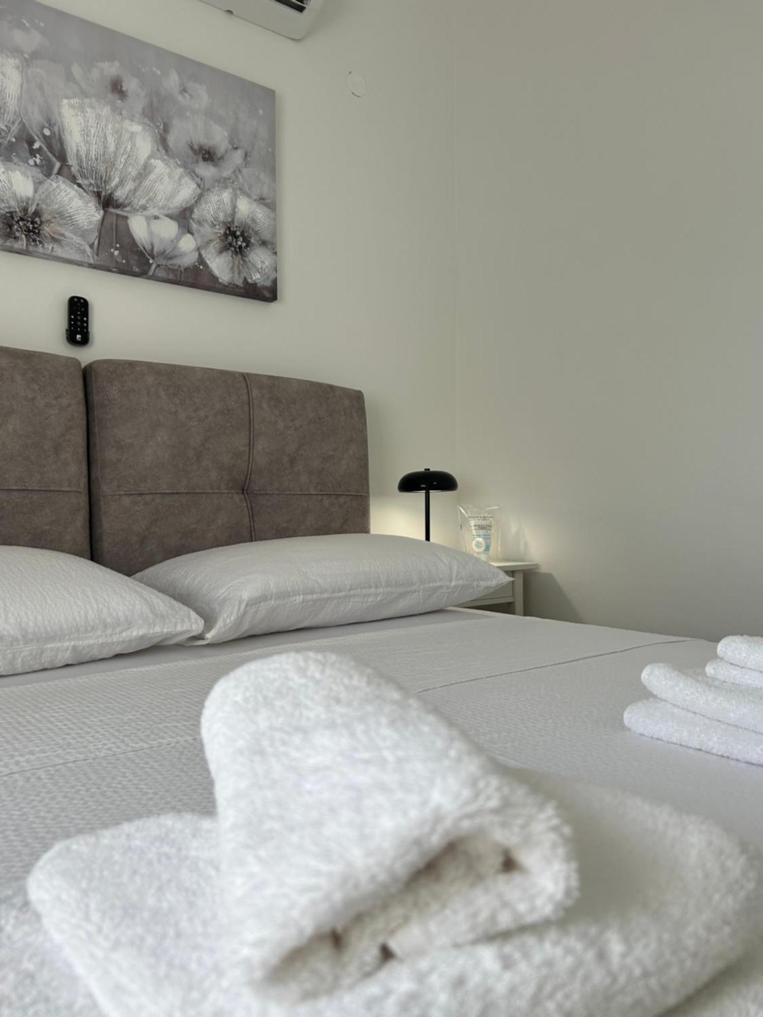 Villa Kamia With Private Heated Pool And Electric Vehicle Adapter Zubovici Bagian luar foto